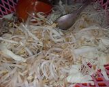 Foto langkah ke 7 dari resep Soto Ayam Spesial Resep Ibu.