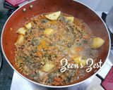A picture of step 2 of Methi Aloo Kheema.
