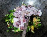 Foto langkah ke 3 dari resep Cumi saus tiram.