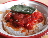 Foto del paso 5 de la receta: Camembert al horno con tomate cherrys y albahaca
