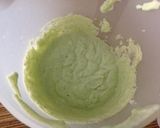 Foto del passaggio 3 della ricetta Linguine allo zafferano con ricotta al pesto di basilico e spinacini