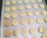 Foto langkah ke 5 dari resep Sagu Keju | model apa ini? | tapi enak lho 😀.