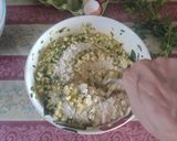 Foto del passaggio 3 della ricetta Polpette fritte di zucchine con ricotta forte e pepe di Timut