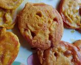A picture of step 4 of Peyazi or Onion Pakore for a Monsoon Day.