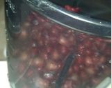 A picture of step 2 of Fresh pomegranate juice.