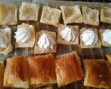 Foto del paso 5 de la receta: Mini hojaldres con nata avainillada