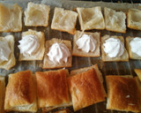 Foto del paso 5 de la receta: Mini hojaldres con nata avainillada