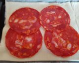 Foto del paso 2 de la receta Hojaldres con chorizo, queso y aceitunas