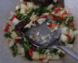 Foto langkah ke 6 dari resep Tumis Pare Ikan Teri.