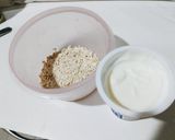 รูปขั้นตอนการทำที่ 1 ของ Overnight Oatmeal: ธัญพืช สตรอว์เบอร์รี่ ช็อกโกแลต แบบไม่อ้วน