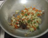 फ्राईड राईस (fried rice recipe in marathi) रेसिपी स्टेप 3 फोटो 