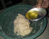 Foto langkah ke 4 dari resep Pizza mini ekonomis.