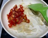 A picture of step 1 of Tomato, basil and lemon pasta.