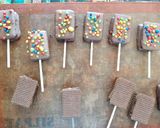 Foto del paso 2 de la receta: Paletas de galletitas divertidas