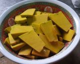 รูปขั้นตอนการทำที่ 1 ของ ผัดฟักทอง (ของคุณยาย)