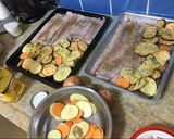 Foto del paso 1 de la receta: Filet de gatuzo al horno con papas, batatas rústicas y cebollas