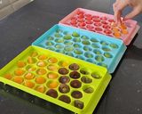 Foto langkah ke 2 dari resep Buko Sago Fruit Jelly Ball.