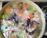 Foto langkah ke 2 dari resep Sop Ayam Labu Wortel Jamur.
