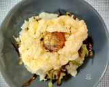 Foto del paso 6 de la receta: Parmentier trufado de patata y parmesano con crujiente de puerro y huevo nube