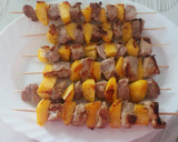 Foto del paso 4 de la receta: Brochetas de solomillo de cerdo y nectarina