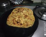 A picture of step 3 of Methi parantha.