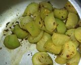 A picture of step 2 of Apple gourd salad.