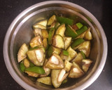 * ஆந்திரா சைடு ஆவக்காய்*(andhra avakkai pickle recipe in tamil) ரெசிபி ஸ்டேப் 2 புகைப்படம்
