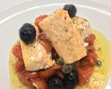 Foto del passaggio 4 della ricetta Salmone alla Mediterranea
