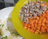 Foto langkah ke 2 dari resep Bread Toast with Creamy Beef and Vegetable Ragù.