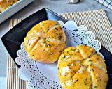 Foto langkah ke 4 dari resep Korean Garlic Cheese Bread.