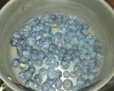 Foto del paso 4 de la receta: Bizcochuelo relleno de arándanos y crema