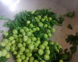 A picture of step 3 of Methi matar malai.