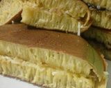 Foto langkah ke 8 dari resep Martabak Manis Teflon.