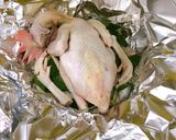 Hình bước làm 2 của món Gà hấp muối