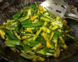 A picture of step 2 of Masala Bhindi.