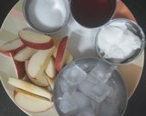 A picture of step 1 of Apple strawberry smoothie.