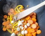 Une image de l'étape 1 de Curry brocolis pois chiches.