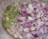 A picture of step 4 of Kanda Poha.