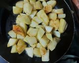 A picture of step 2 of Aloo Pyaz ki Sabzi.