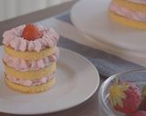 A picture of step 16 of Strawberry Naked Cake / Strawberry Shortcake.