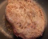 Rénszarvas pecsenye, hagymás gombával és tejszínes burgonyával recept fázis 2 fotója