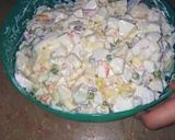 A picture of step 5 of Rich apple salad.
