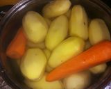 Foto del paso 1 de la receta: Puré de papas y zanahoria y guatitas al jugó 😋