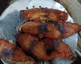 Foto langkah ke 1 dari resep Ikan Tongkol Bumbu Kuning.
