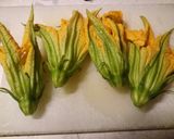 A picture of step 1 of Smoked salmon and pumpkin flower tart.