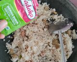 Foto langkah ke 11 dari resep Nasi Goreng Terasi Sosis & Bakso.