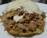 Foto del paso 5 de la receta: Sandwich🥯de pollo🍗bbq, queso🧀y miel mostaza🍯🥪🥯