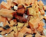 Foto langkah ke 1 dari resep Nasi Goreng Salmon.