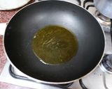 A picture of step 1 of Mince do pyaza.
