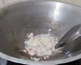 Foto langkah ke 2 dari resep Tumis Sawi Hijau Kuah Simple.